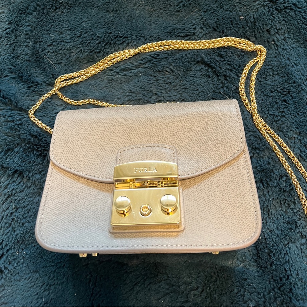 FURLA metrópolis bag in greige color